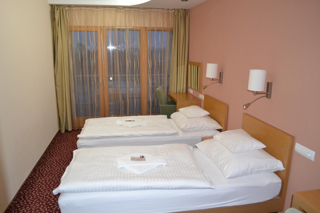 Hotel Debreceni Postas Udulo Exteriér fotografie
