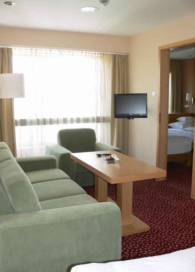 Hotel Debreceni Postas Udulo Exteriér fotografie