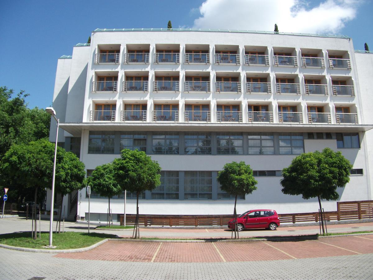 Hotel Debreceni Postas Udulo Exteriér fotografie